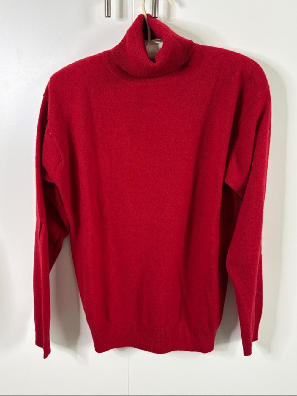 Sutton Cashmere Red Turtleneck Sweater | L
